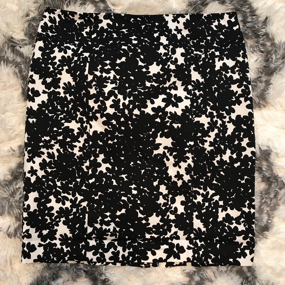 Ann Taylor Black and White Skirt
